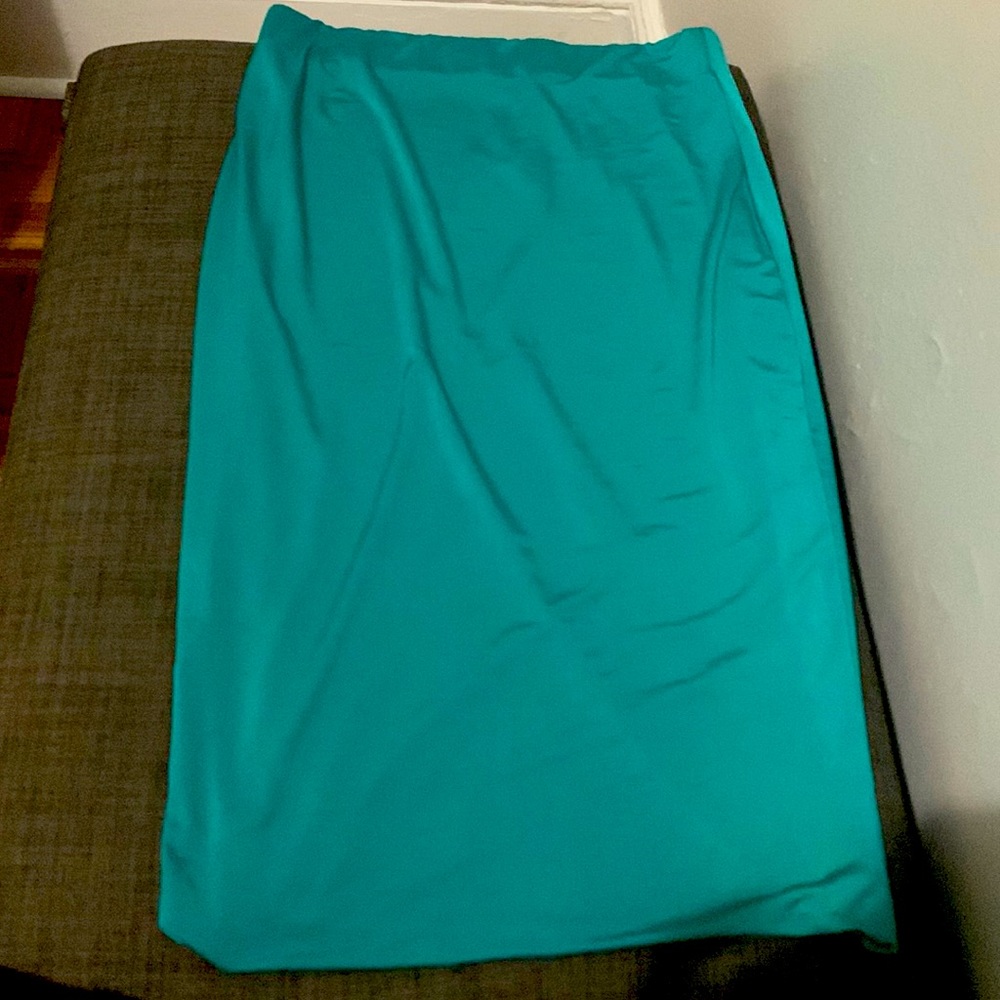Green pencil skirt